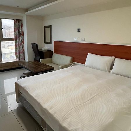 Yi Dian Yuan Hotel Чжунли Екстериор снимка