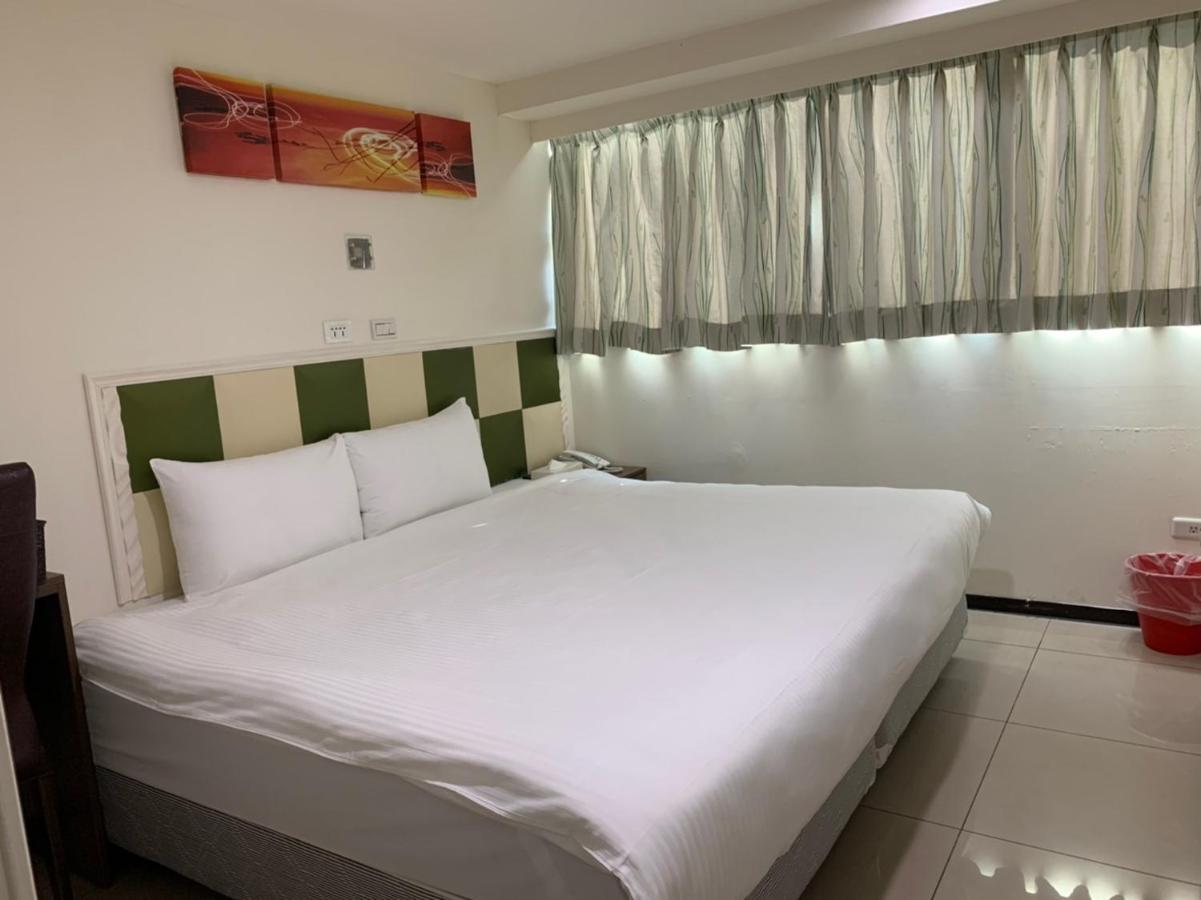 Yi Dian Yuan Hotel Чжунли Екстериор снимка